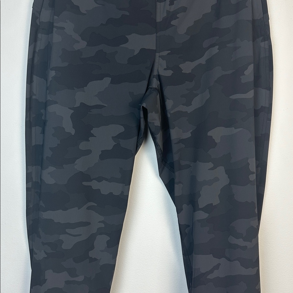 Lululemon Adapted State High Rise Joggers 28” Heritage 365 Camo Deep Coal Size 8 - Picture 4 of 16